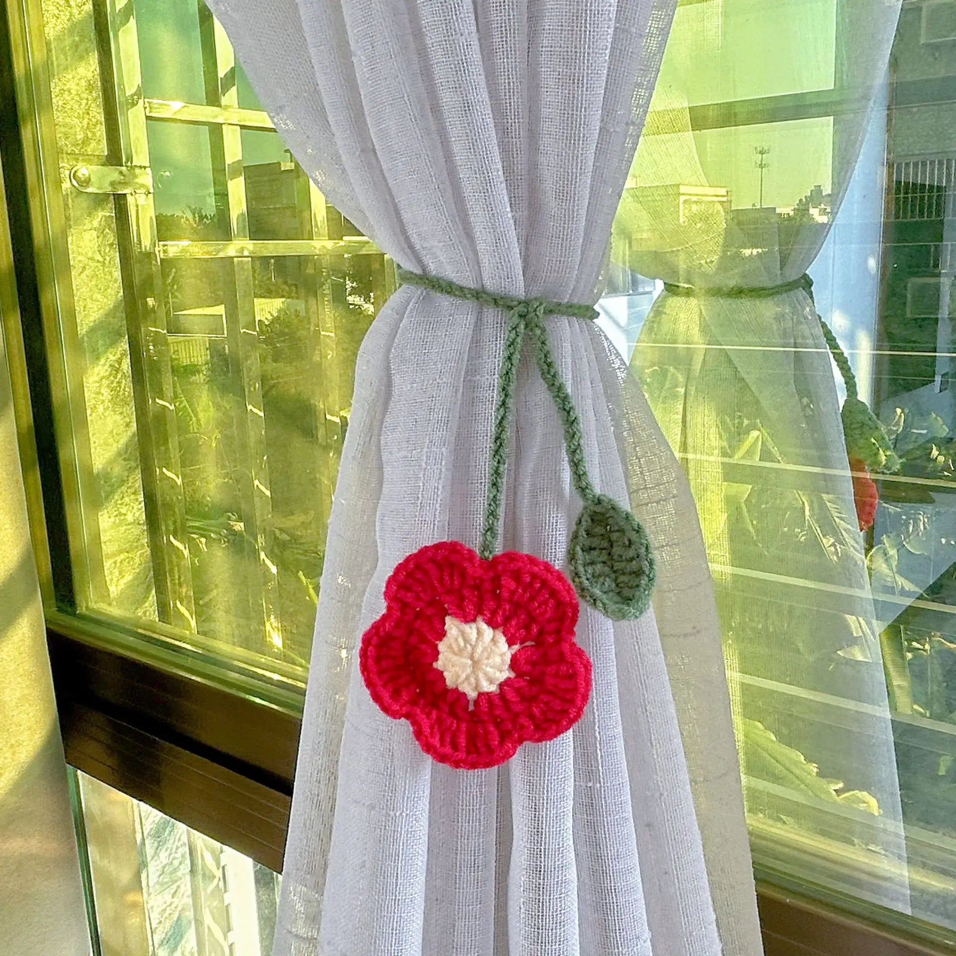 Cute Knitted Strawberry Pendant Knitting Flower Bag Pendant Creative Crochet Flower Curtain Tie Decor