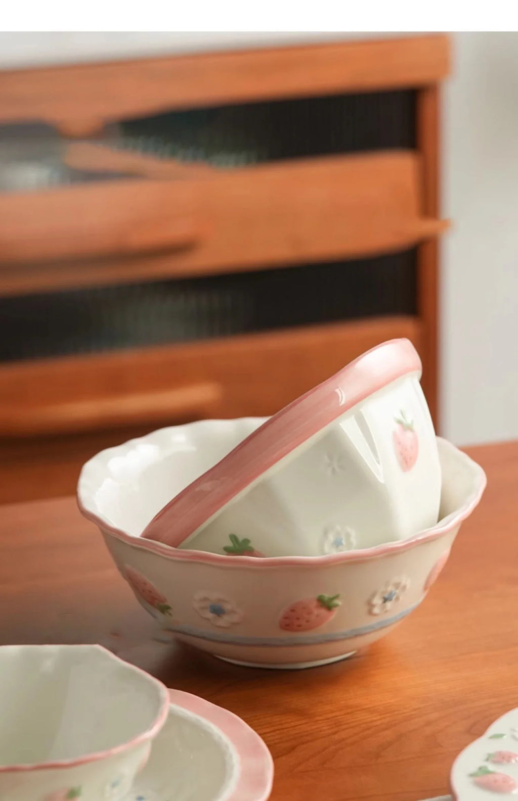 High Grade Strawberry Pattern Cute Girl Plate Bowl