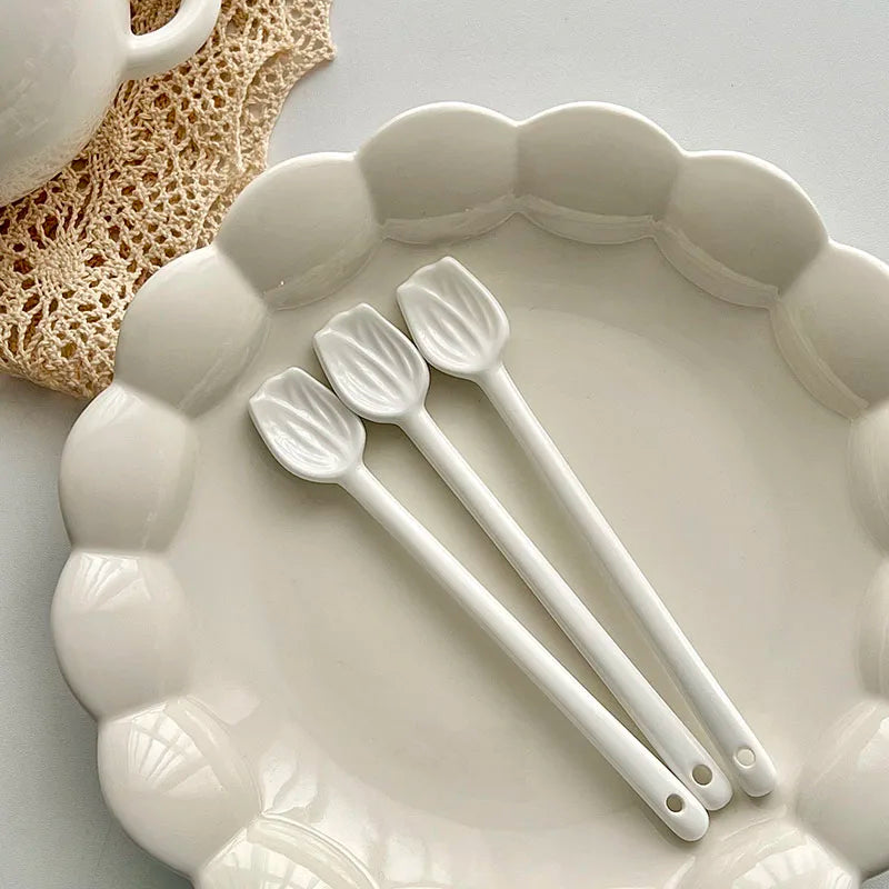 Porcelain White Tulips Mixing Stirrers Floral Shaped Sauce Spoon for Stirring Teaspoon