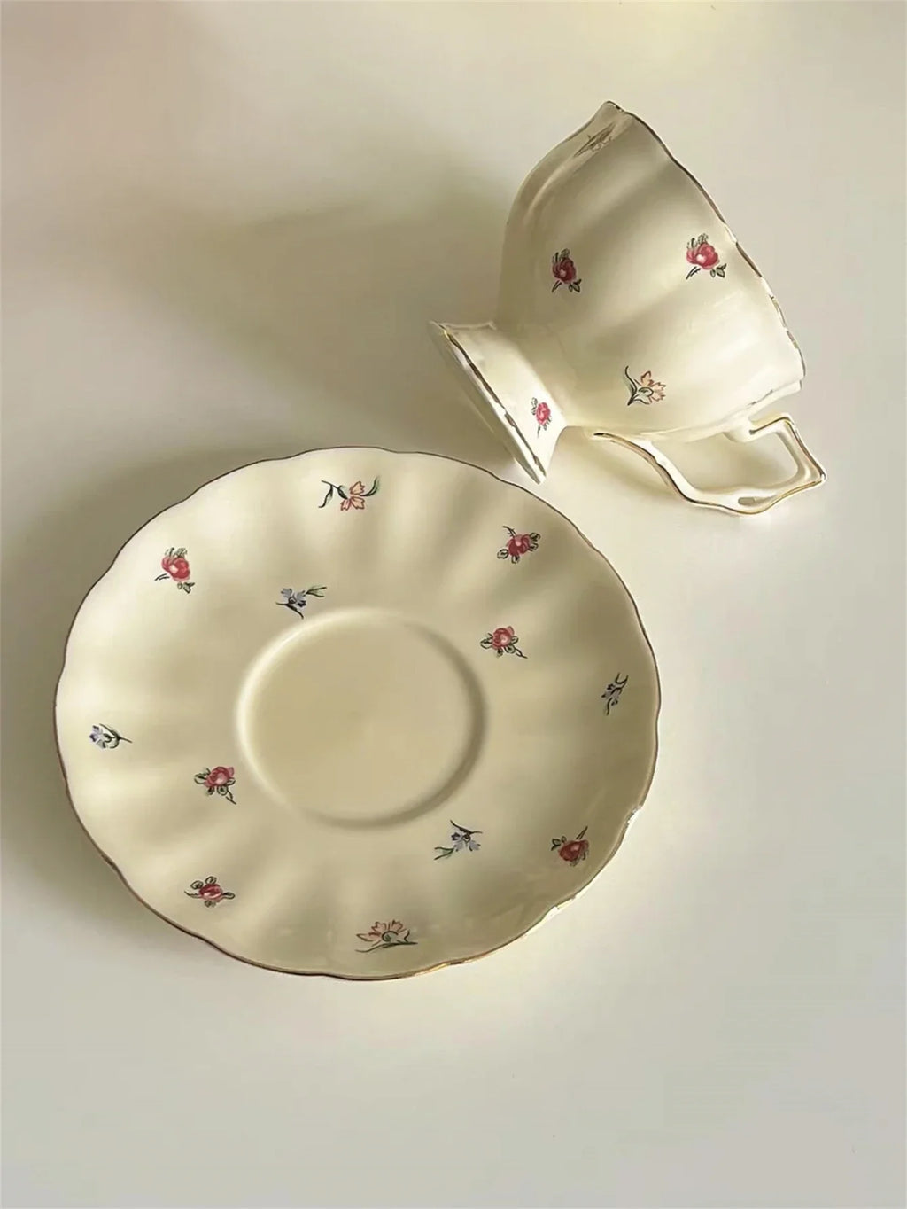 Floral Ceramic Cup and Saucer Tea Set Accessible Luxury Cup and Saucer Afternoon Tea Cup
