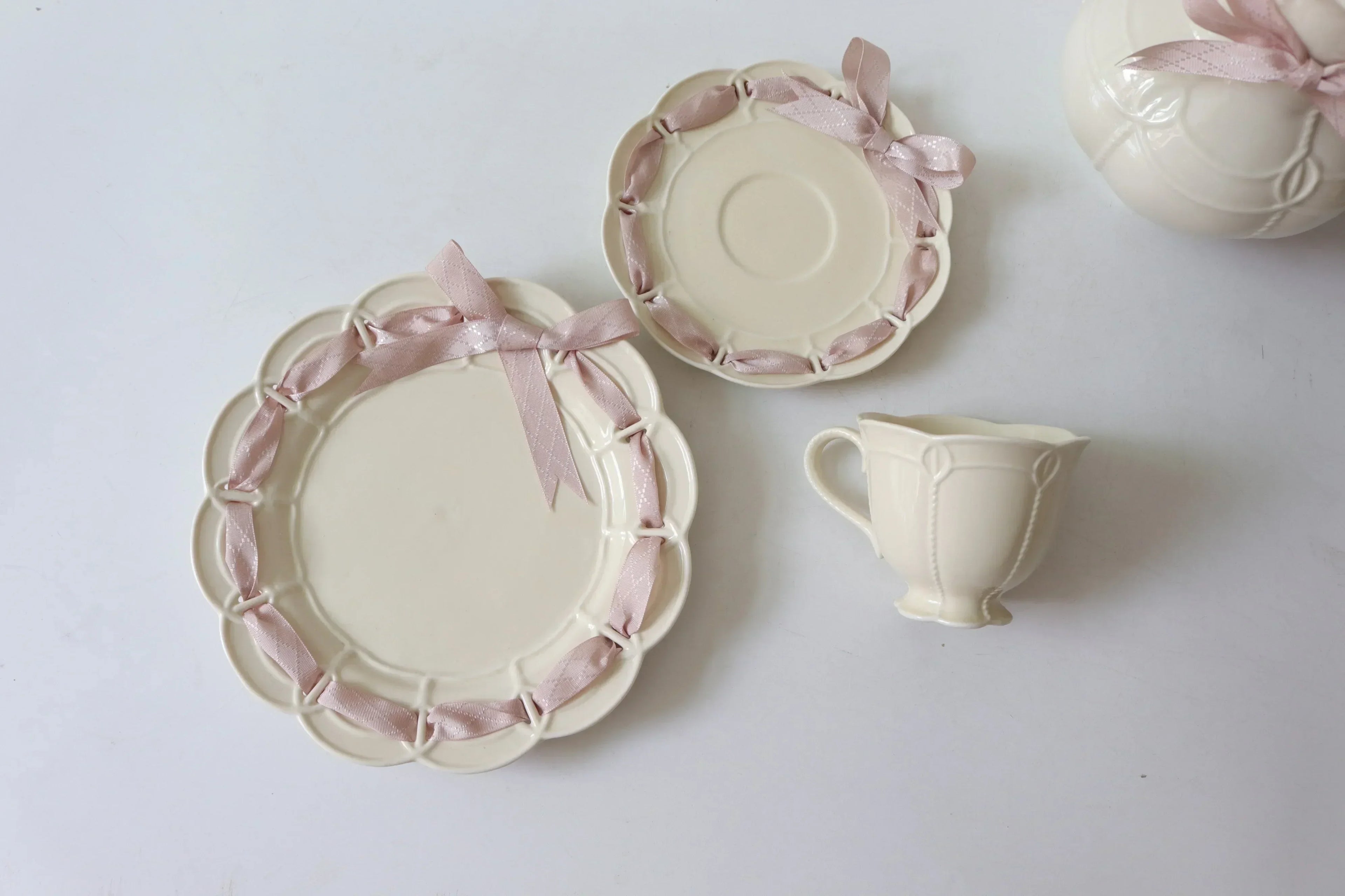 Vintage Cream Hollow Lace Ceramic Plate Dinner Flower Decoration Cute Plates