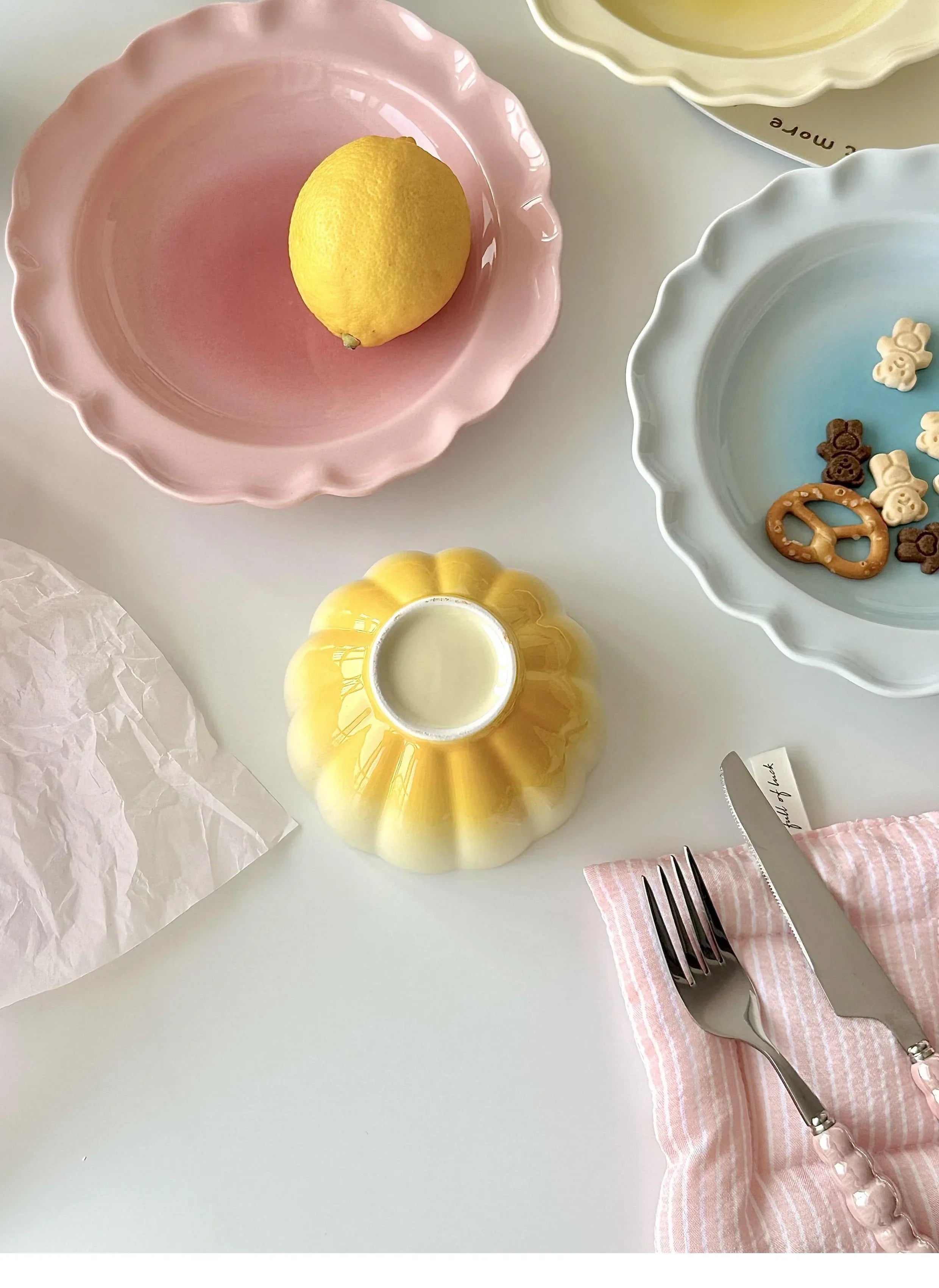 Cute Blush Gradient Plate Dessert Fruits and Vegetables Plate Yogurt Rice Bowl Underglaze Ceramic Tableware Set