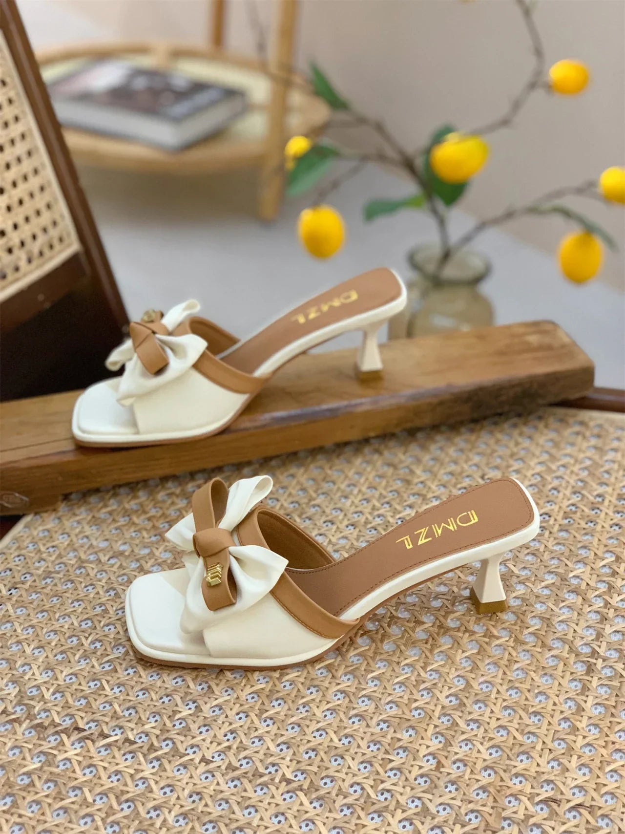 Fashionable Bow Tie Square Toe Slim Heel Women's Shoes