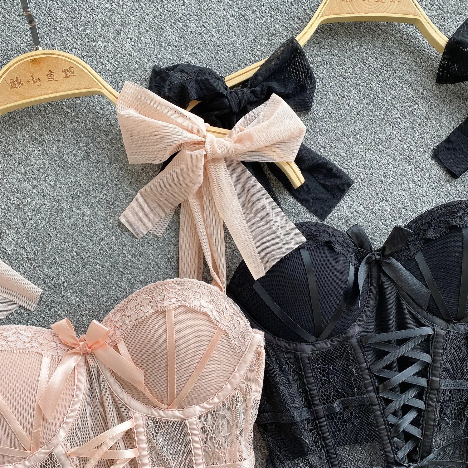 Spaghetti Strap Tank Top for Women Strapless Build in Bra Lace Patchwrok Tulle Bow Camis Summer Casual Female Camisoles