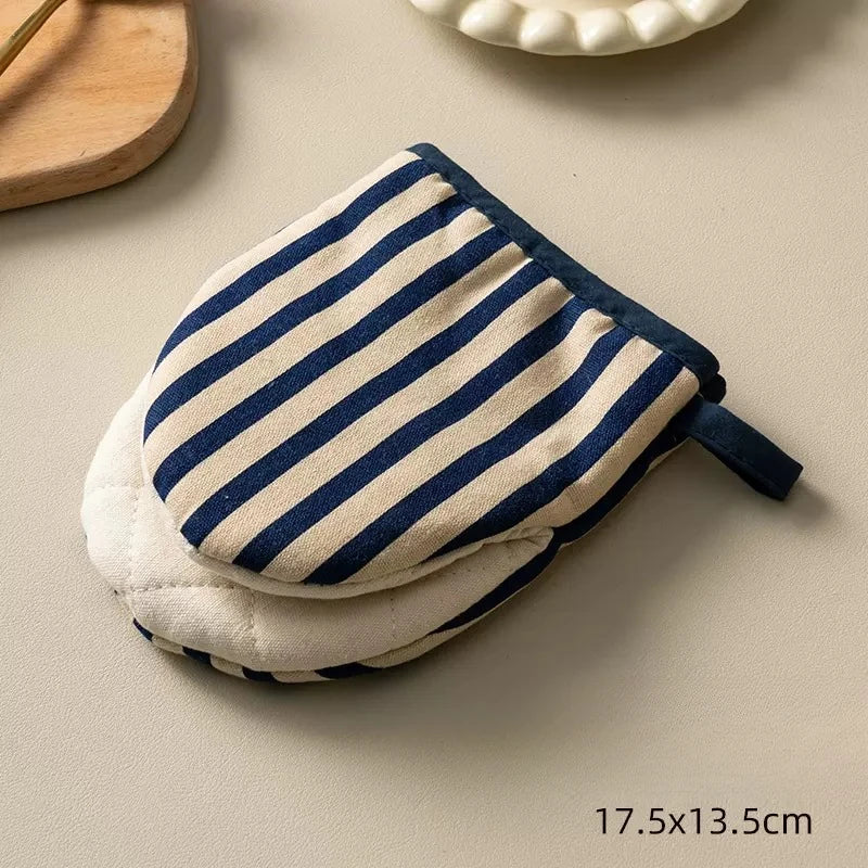 Style Polka Dot Heat-Resistant Oven Mitts for Home