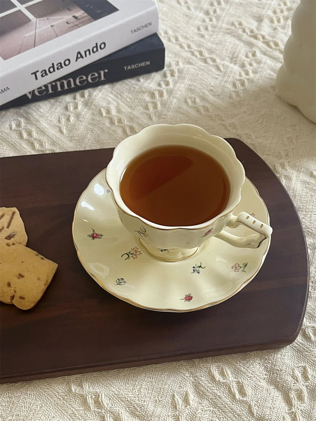 Floral Ceramic Cup and Saucer Tea Set Accessible Luxury Cup and Saucer Afternoon Tea Cup