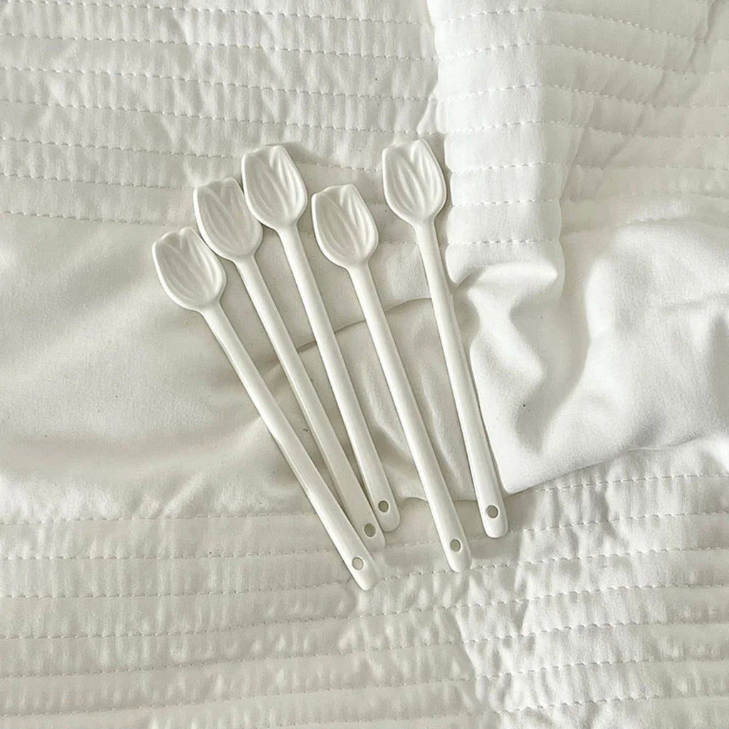 Porcelain White Tulips Mixing Stirrers Floral Shaped Sauce Spoon for Stirring Teaspoon