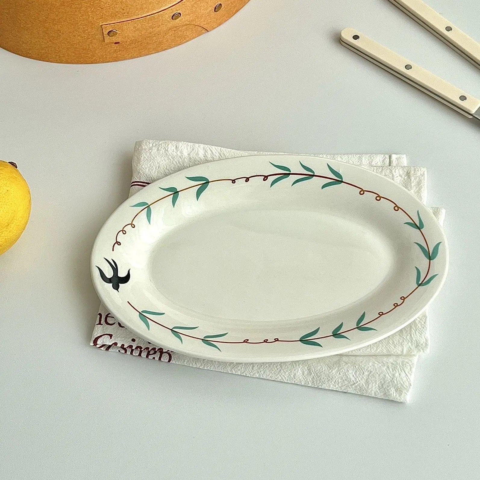 Gold Rim Leaf Pattern Round Serving Dishes Porcelain Kitchen Tableware