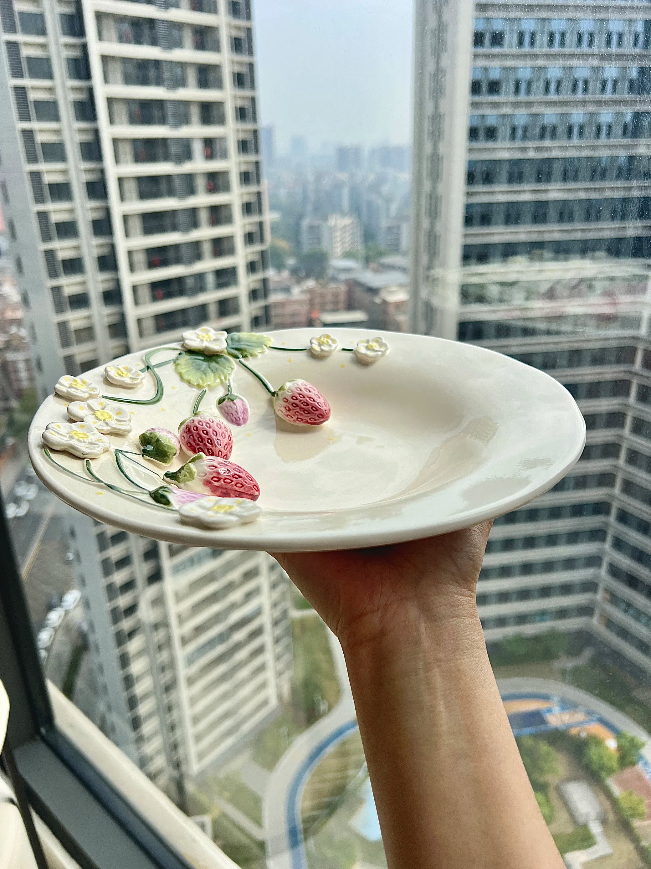 Strawberry Design Light Luxury Plates