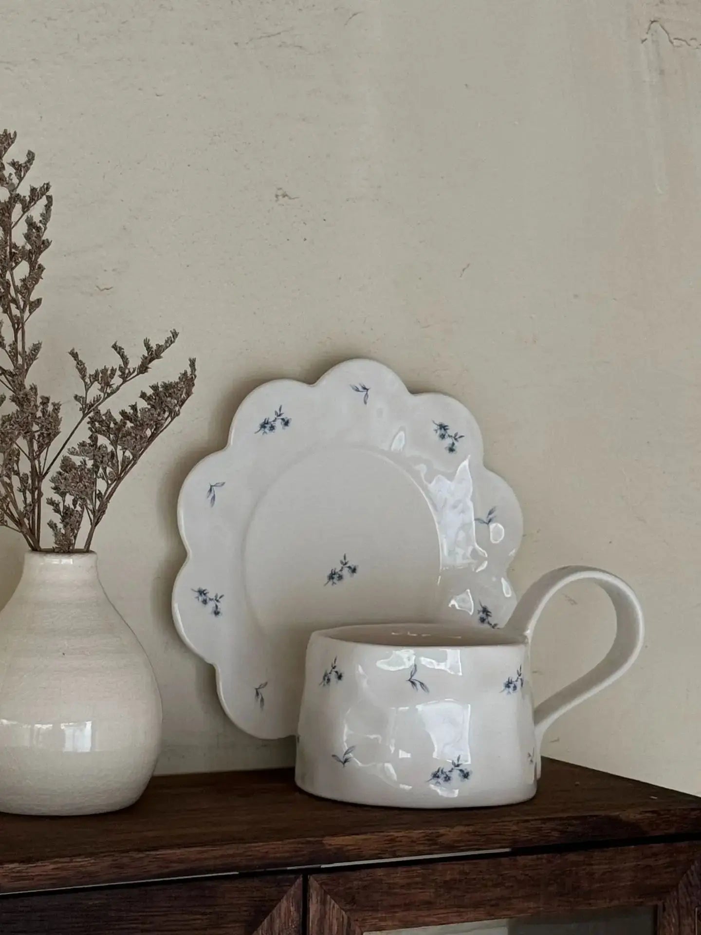 Vintage Floral Handmade Ceramic Cup Plate with Ribbon Handle Cup