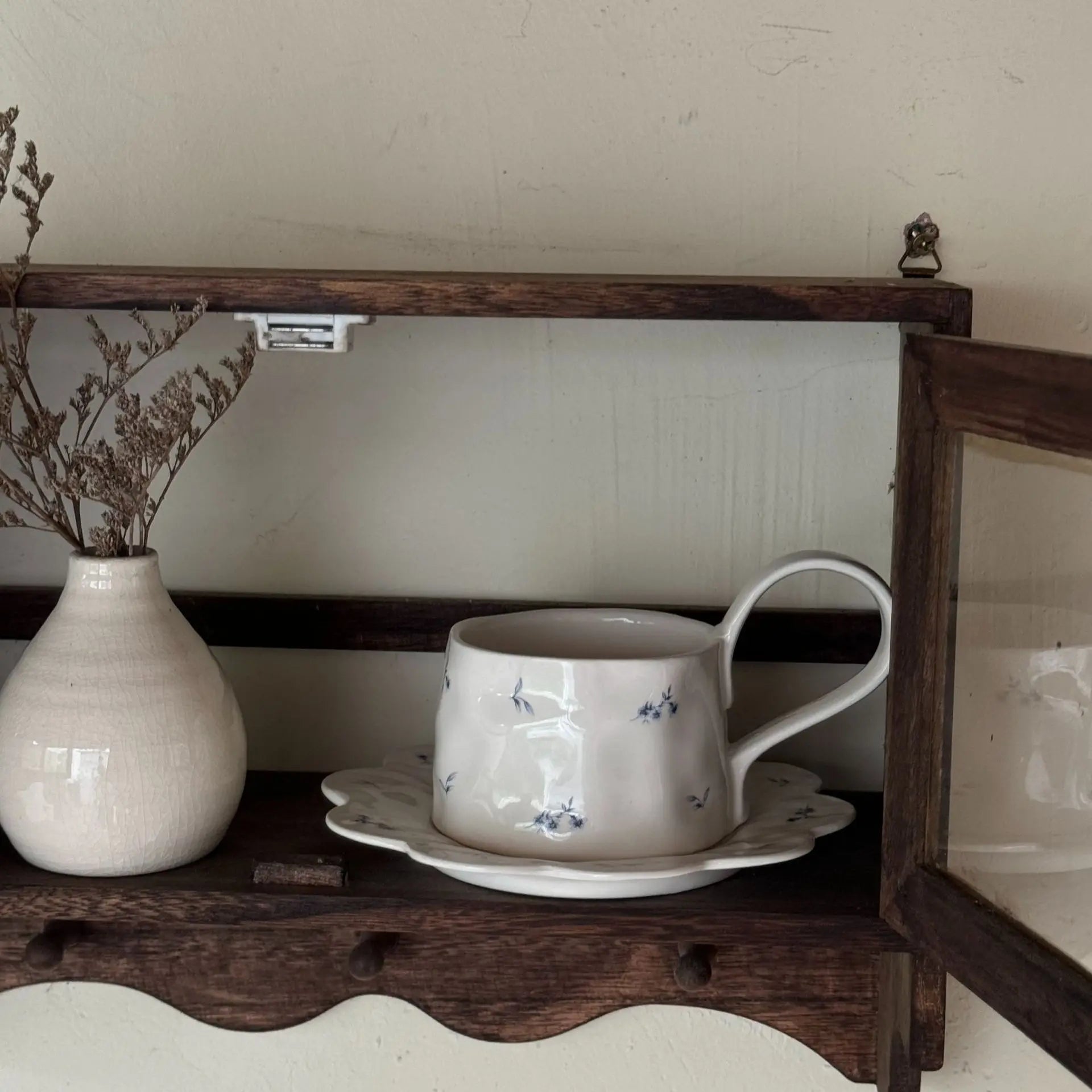 Vintage Floral Handmade Ceramic Cup Plate with Ribbon Handle Cup