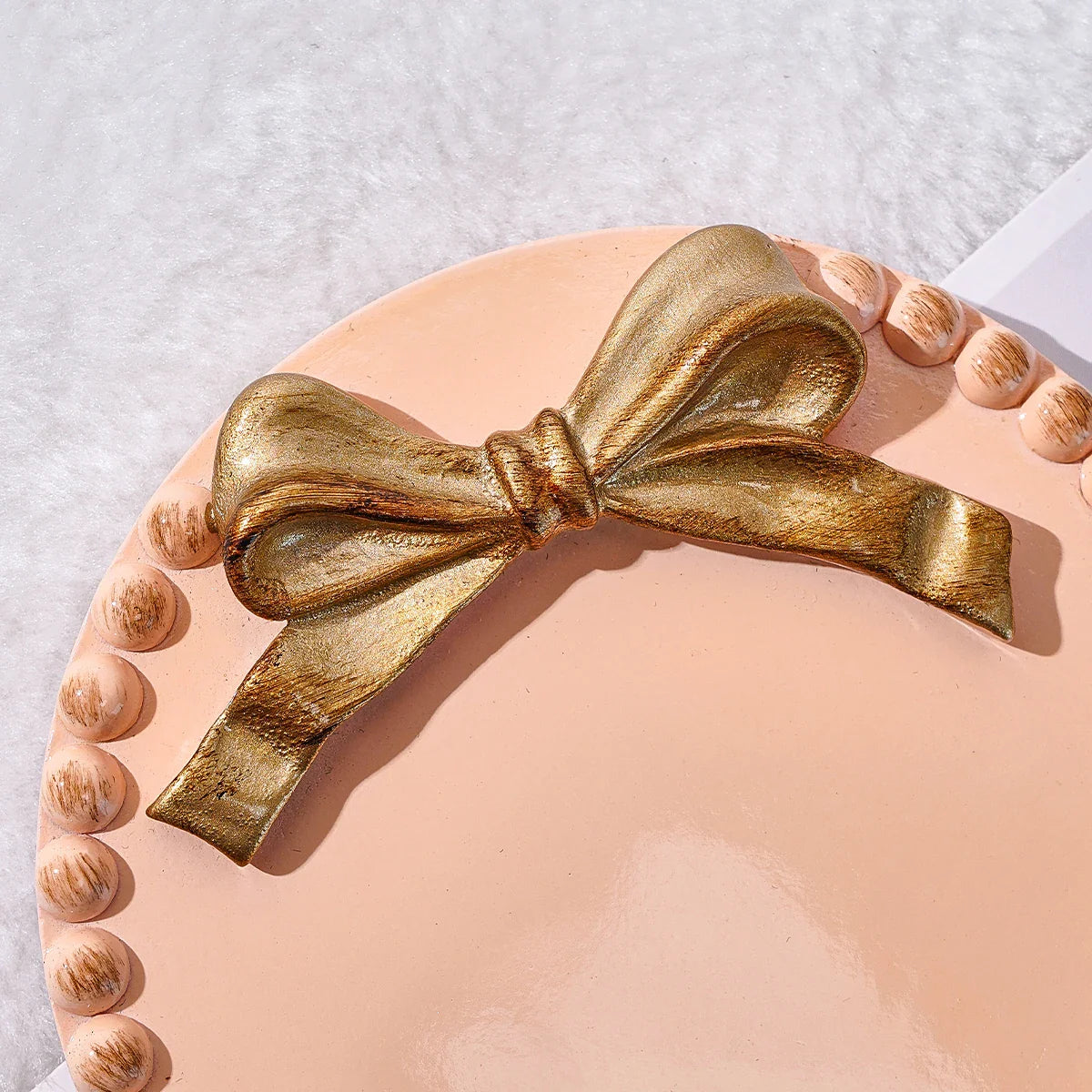 Round Gold Bow Painted Distressed Creative Bow Resin Plate for Decoration