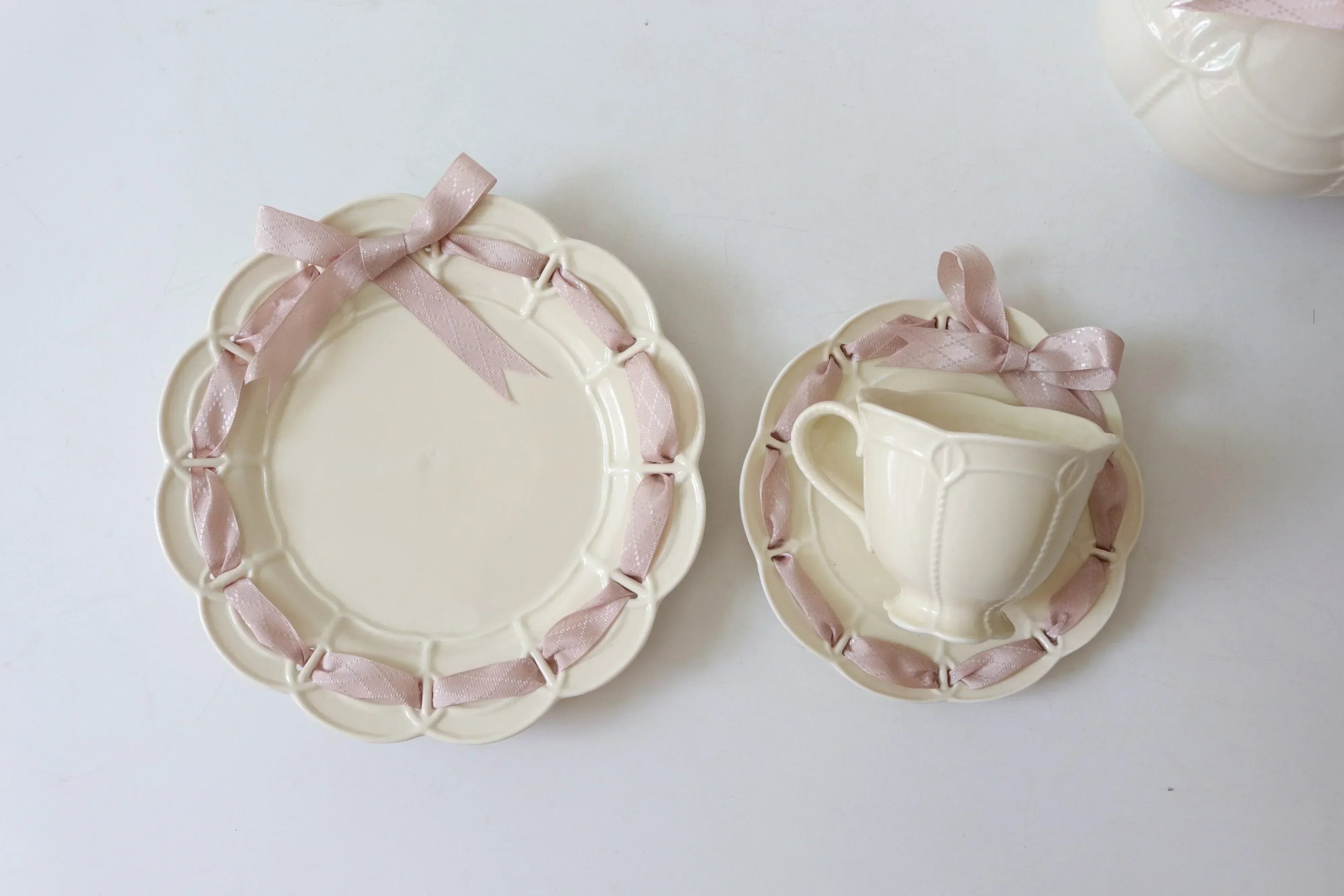 Vintage Cream Hollow Lace Ceramic Plate Dinner Flower Decoration Cute Plates