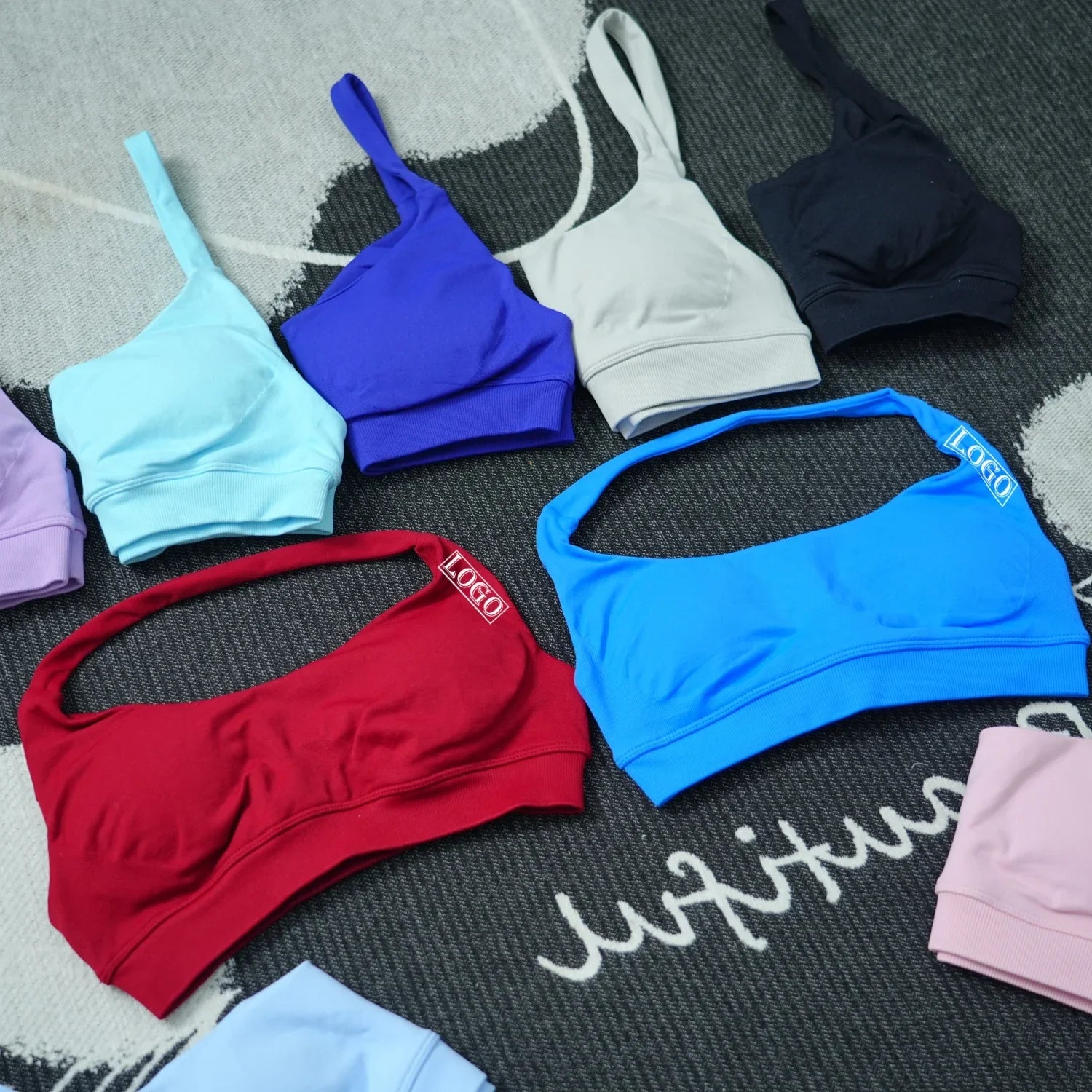 Yoga Impact Sports Bra With Logo Women Seamless Halter Bra Open Back Yoga Top Bras Medium Support Gym Crop Top Padded Sportswear