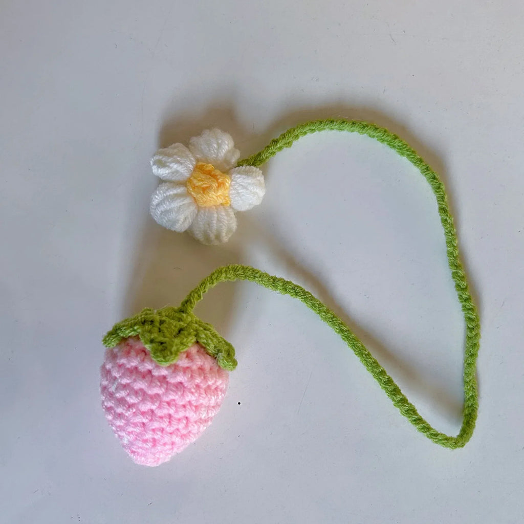 Cute Knitted Strawberry Pendant Knitting Flower Bag Pendant Creative Crochet Flower Curtain Tie Decor