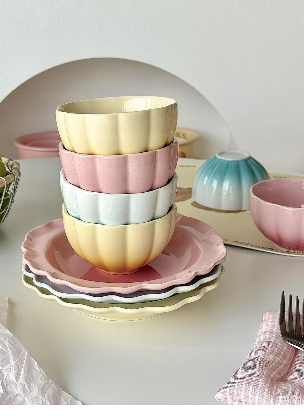 Cute Blush Gradient Plate Dessert Fruits and Vegetables Plate Yogurt Rice Bowl Underglaze Ceramic Tableware Set