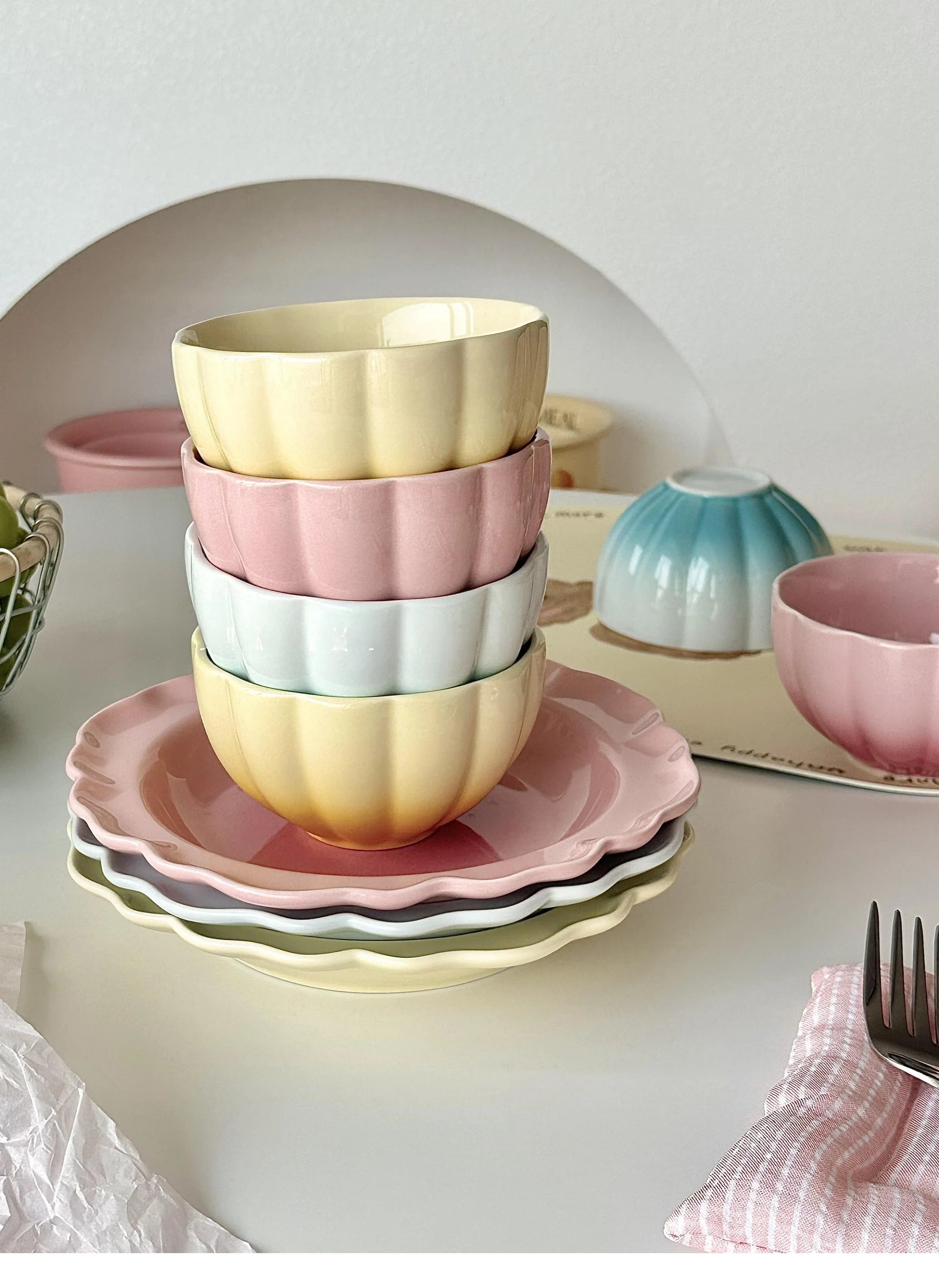 Cute Blush Gradient Plate Dessert Fruits and Vegetables Plate Yogurt Rice Bowl Underglaze Ceramic Tableware Set