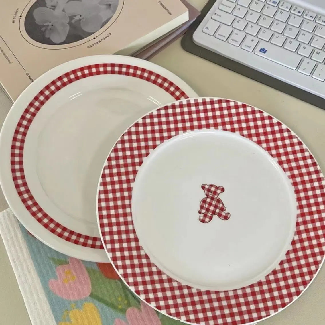 High Beauty Plate Vintage French Red Checkered Plate Cute Ceramic Round Plate