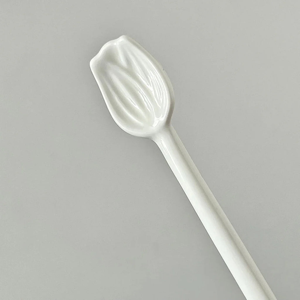 Porcelain White Tulips Mixing Stirrers Floral Shaped Sauce Spoon for Stirring Teaspoon
