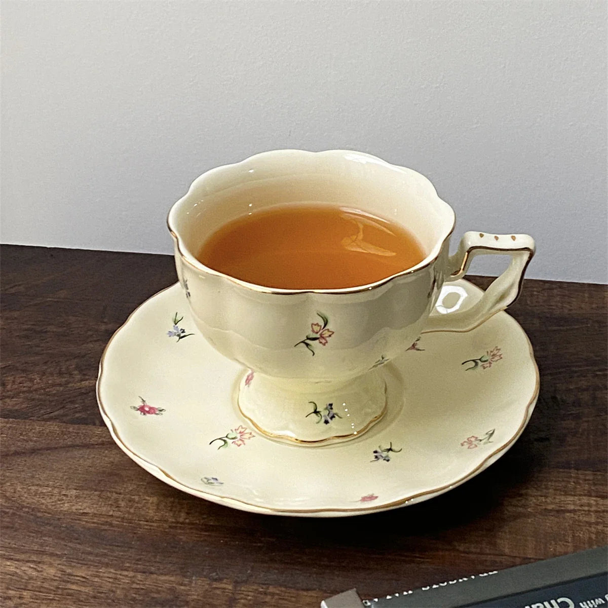 Floral Ceramic Cup and Saucer Tea Set Accessible Luxury Cup and Saucer Afternoon Tea Cup