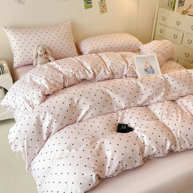 All Season Three-Piece Beige Pink Dot Printing Bedding Set 1 Duvet Cover And 2pcs Pillowcases (no padding)