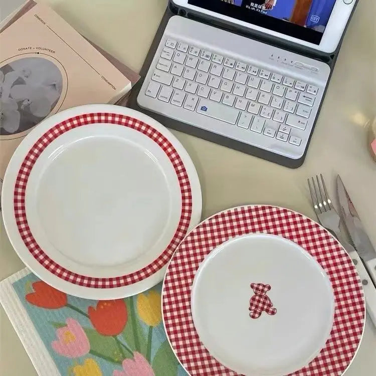 High Beauty Plate Vintage French Red Checkered Plate Cute Ceramic Round Plate