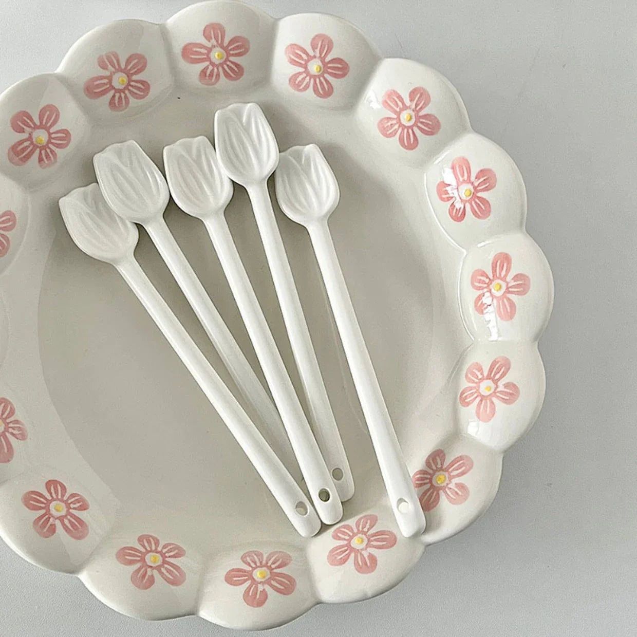 Porcelain White Tulips Mixing Stirrers Floral Shaped Sauce Spoon for Stirring Teaspoon