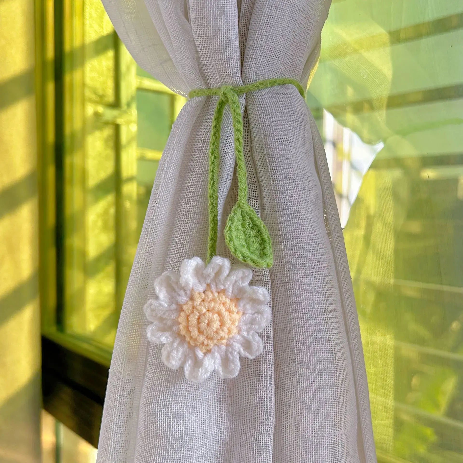 Cute Knitted Strawberry Pendant Knitting Flower Bag Pendant Creative Crochet Flower Curtain Tie Decor