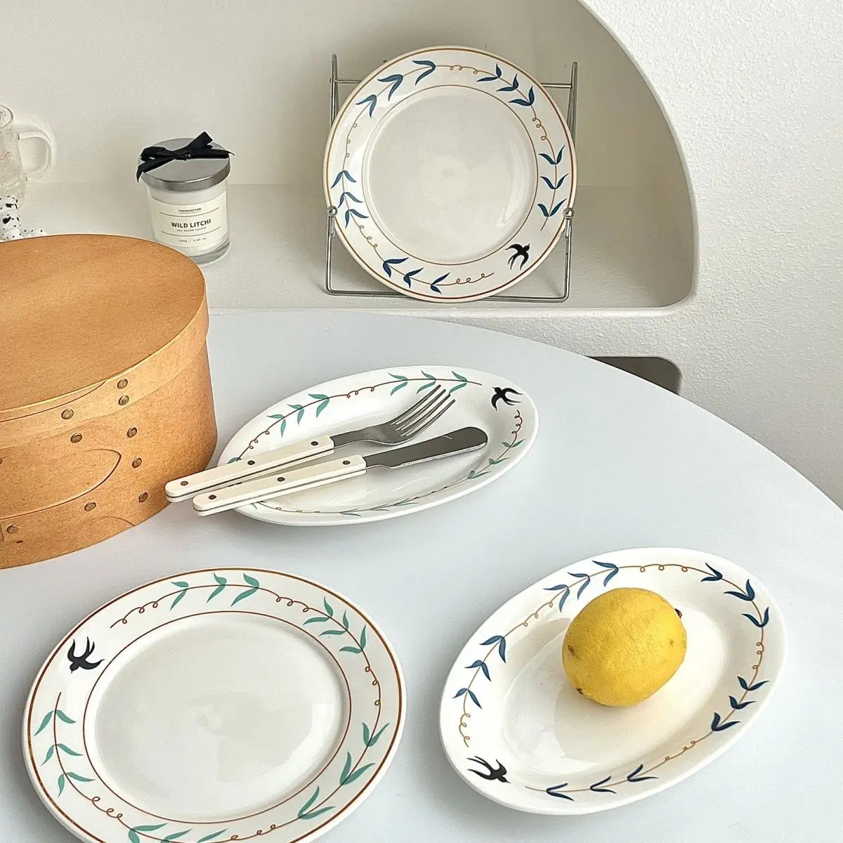 Gold Rim Leaf Pattern Round Serving Dishes Porcelain Kitchen Tableware