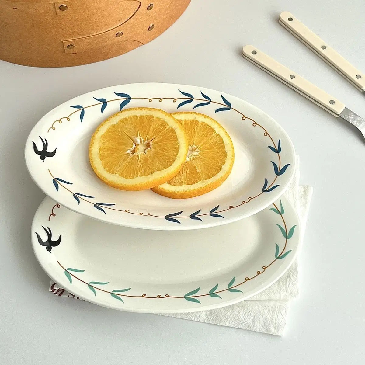 Gold Rim Leaf Pattern Round Serving Dishes Porcelain Kitchen Tableware