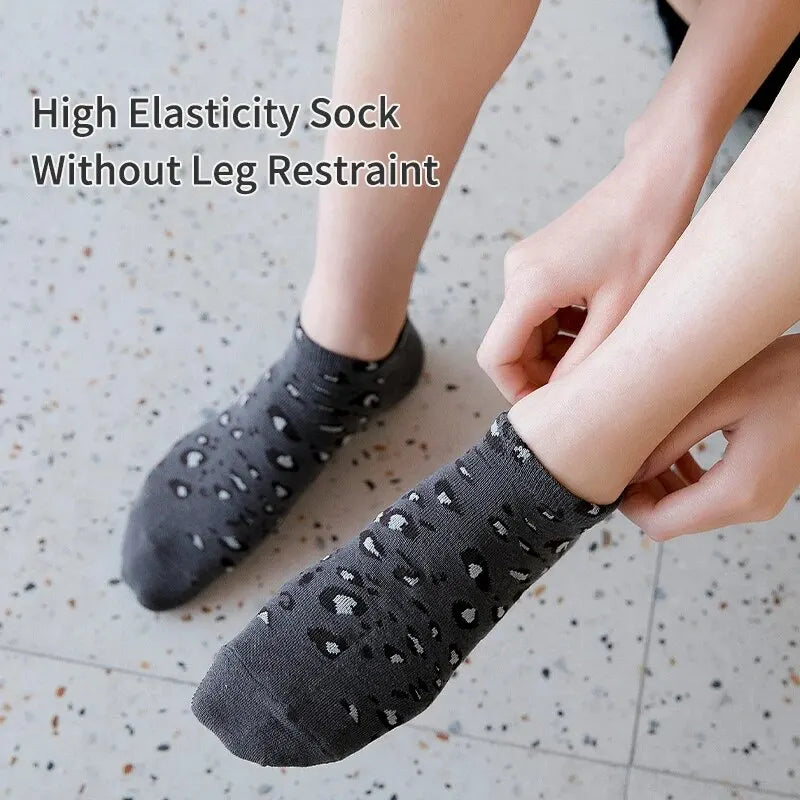 Women's Seasonal Fashionable and Trendy Leopard Print Cotton Sweat-absorbing and Comfortable Sports Low Top Socks
