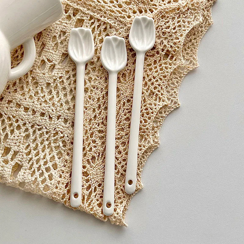 Porcelain White Tulips Mixing Stirrers Floral Shaped Sauce Spoon for Stirring Teaspoon