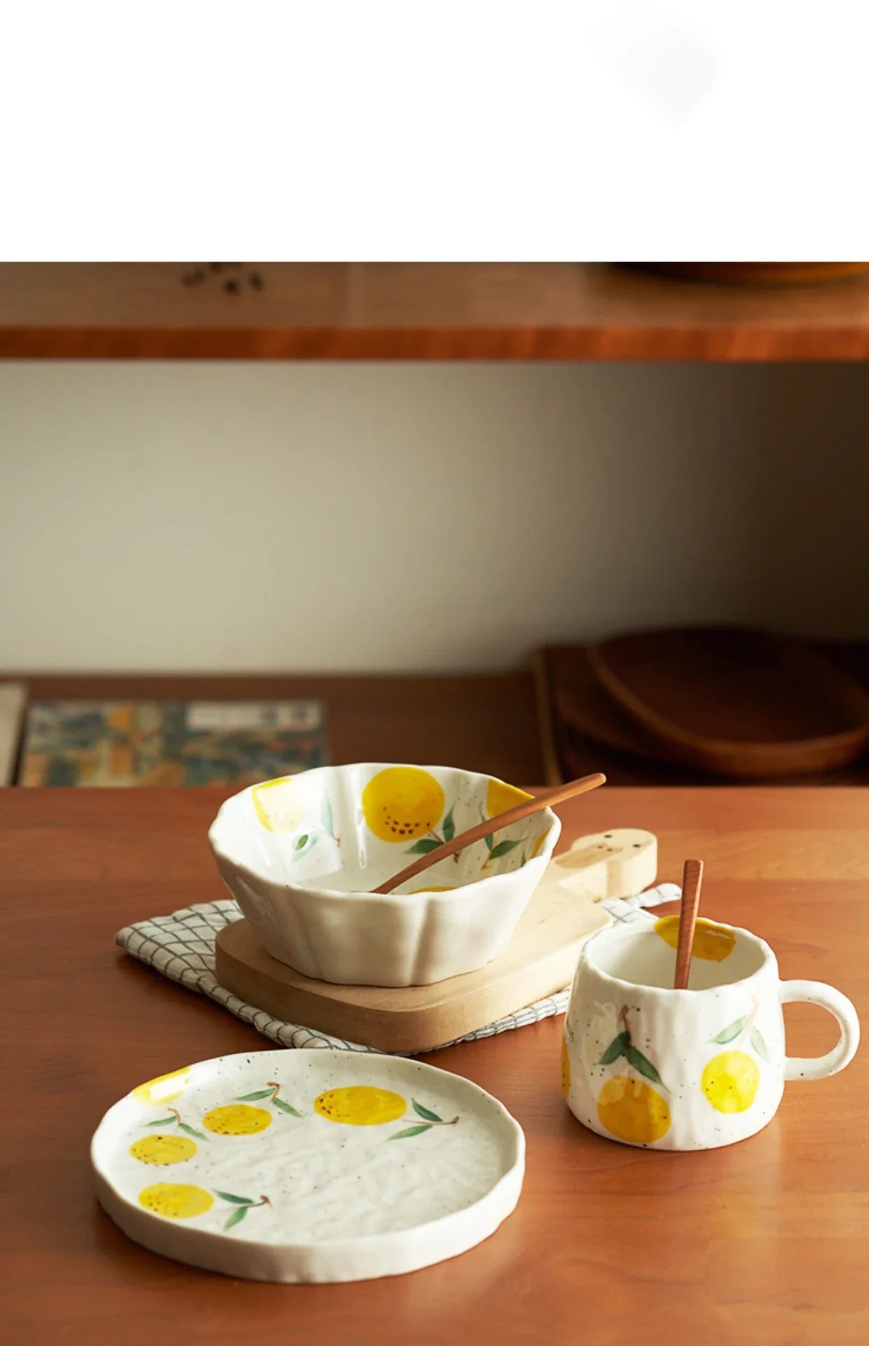 Hand-painted Fruit Pattern Ceramic Plate