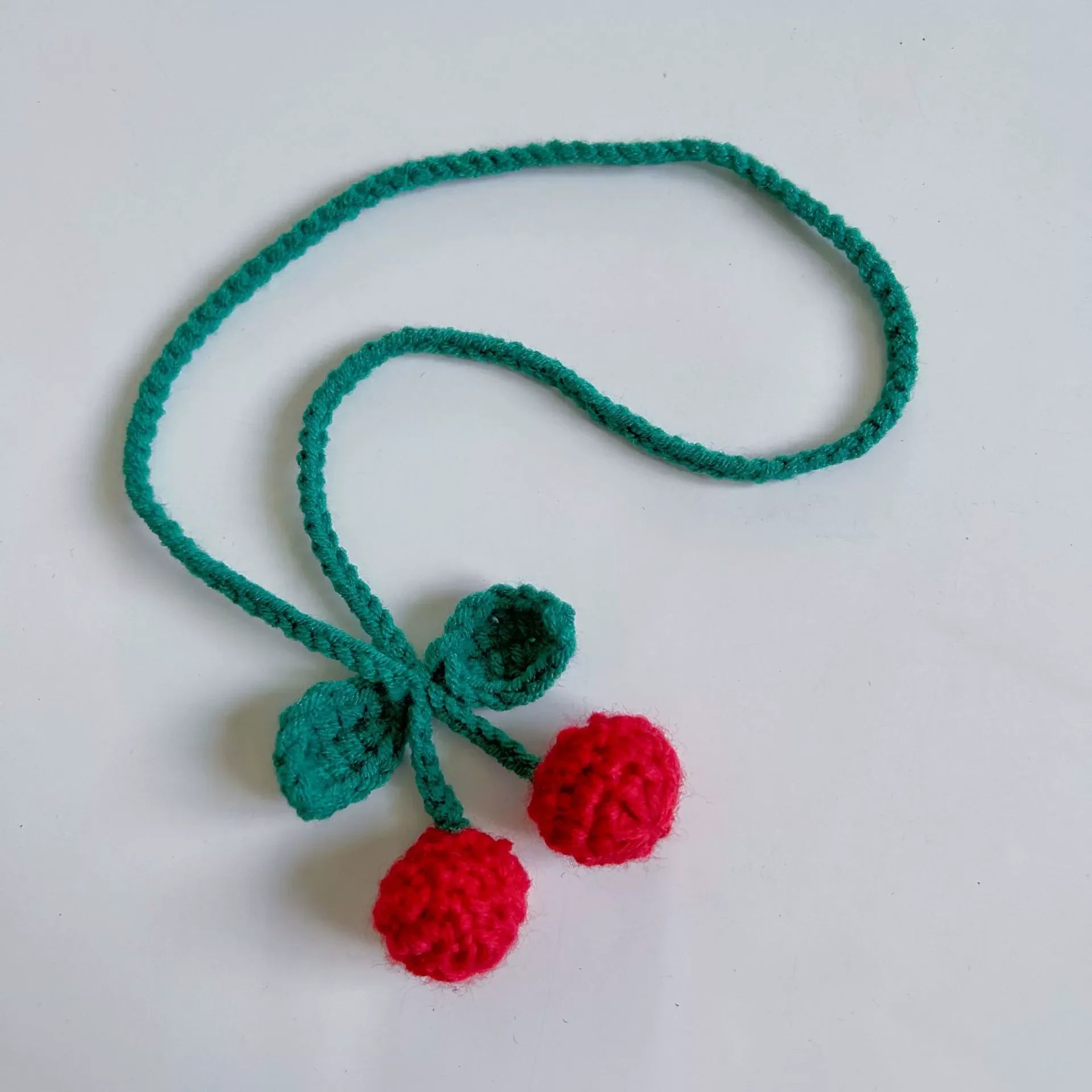 Cute Knitted Strawberry Pendant Knitting Flower Bag Pendant Creative Crochet Flower Curtain Tie Decor