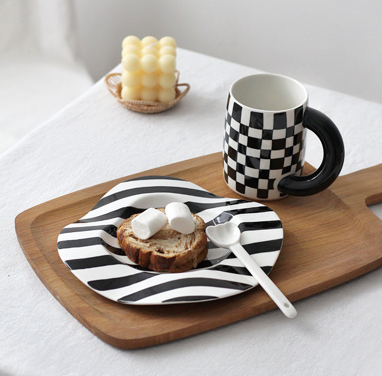 Ceramic Plate Dot Stripe Irregular Wave Shape