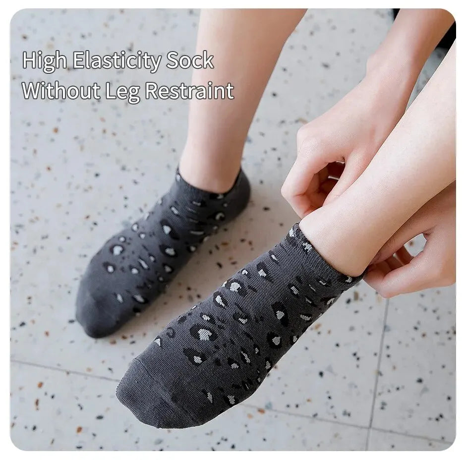 Women's Seasonal Fashionable and Trendy Leopard Print Cotton Sweat-absorbing and Comfortable Sports Low Top Socks
