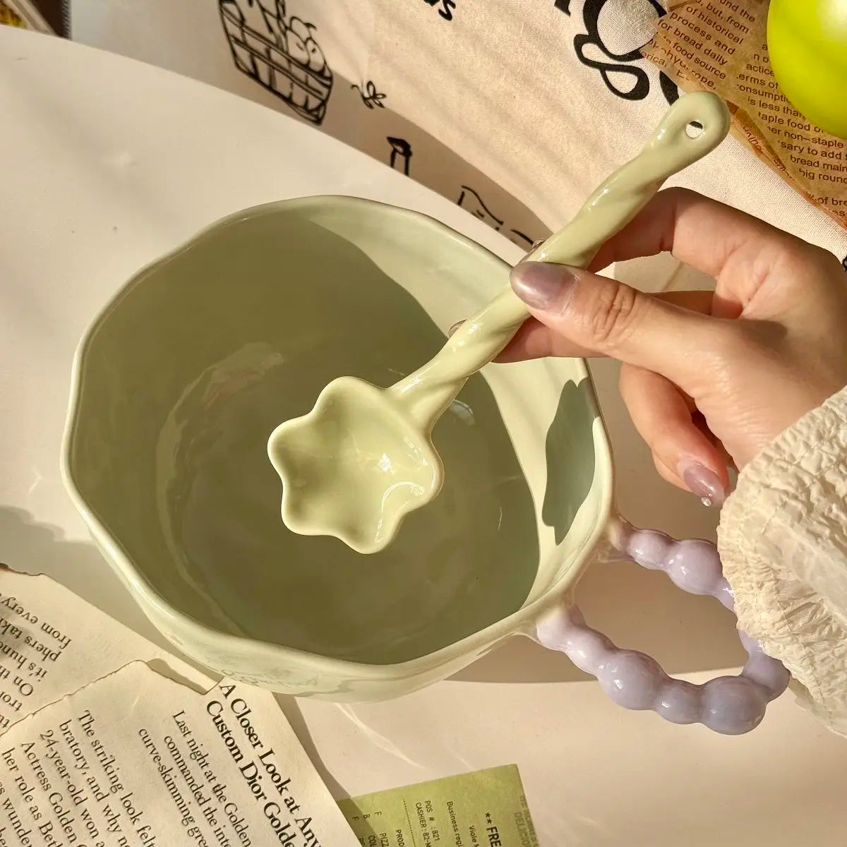 High Beauty Ceramic Instant Noodle Bowl with Pearl Handle Home Irregular Shape Cute Yogurt Bowls Fruit Dessert Tableware