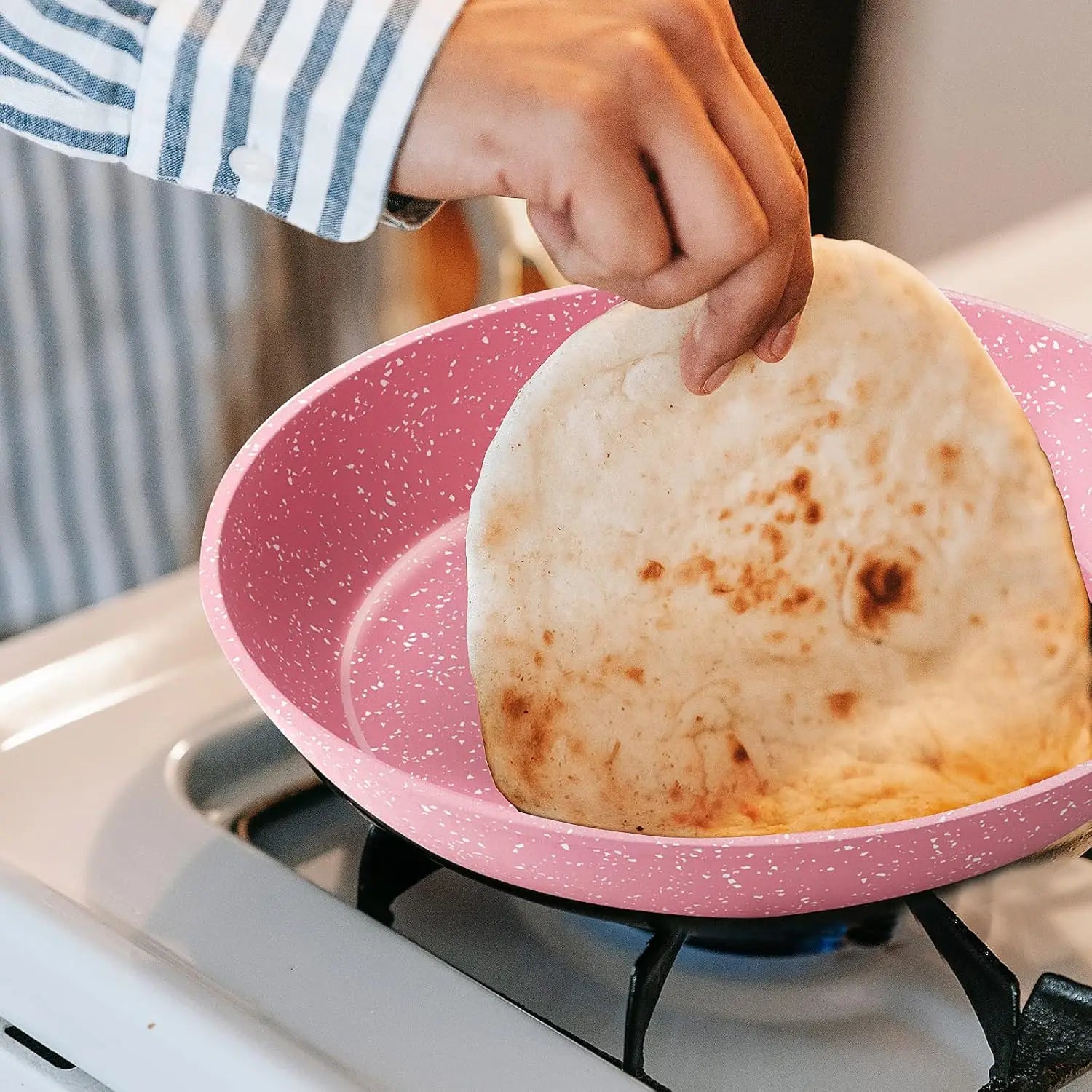 Nonstick Frying Pan 9.5in Pink PTFE PFOA-Free Omelet Skillet for Kitchen Toxin-Free