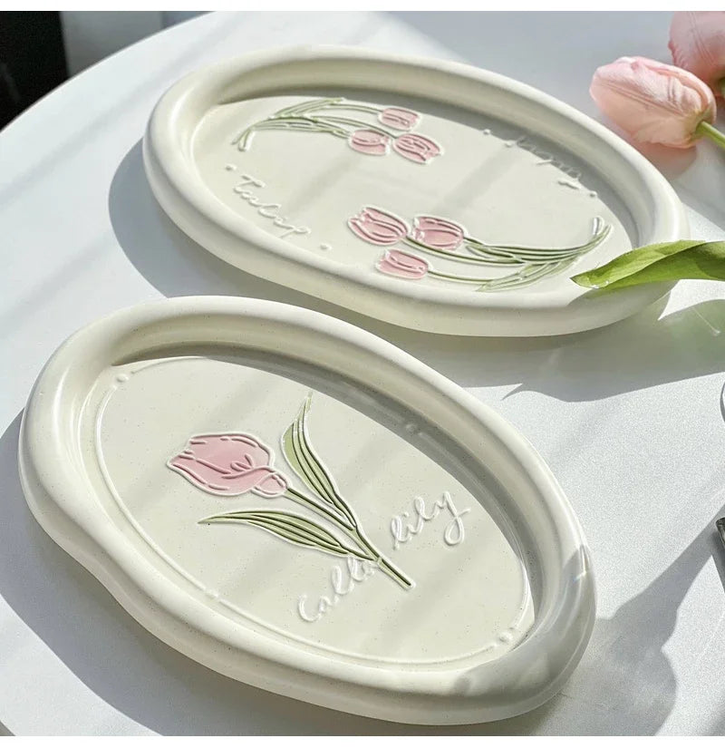 French Retro Relief Tulip Ceramic Jewelry Tray Exquisite High-value Jewelry Plate Light Luxury Dessert Plate Photo Display Dish