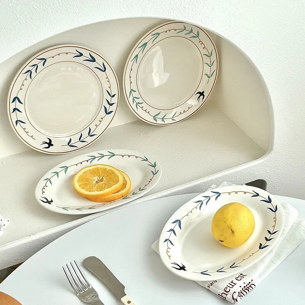 Gold Rim Leaf Pattern Round Serving Dishes Porcelain Kitchen Tableware