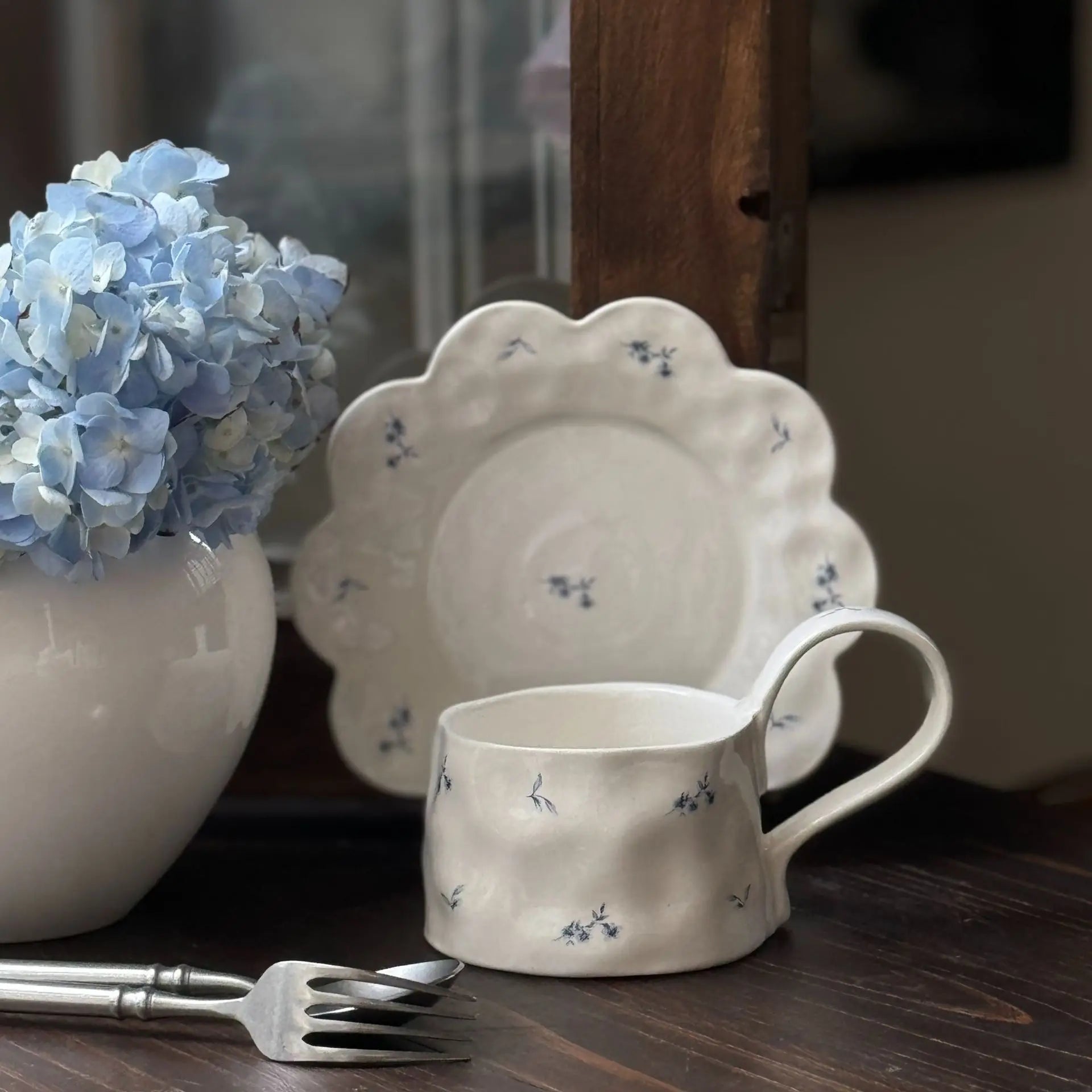 Vintage Floral Handmade Ceramic Cup Plate with Ribbon Handle Cup