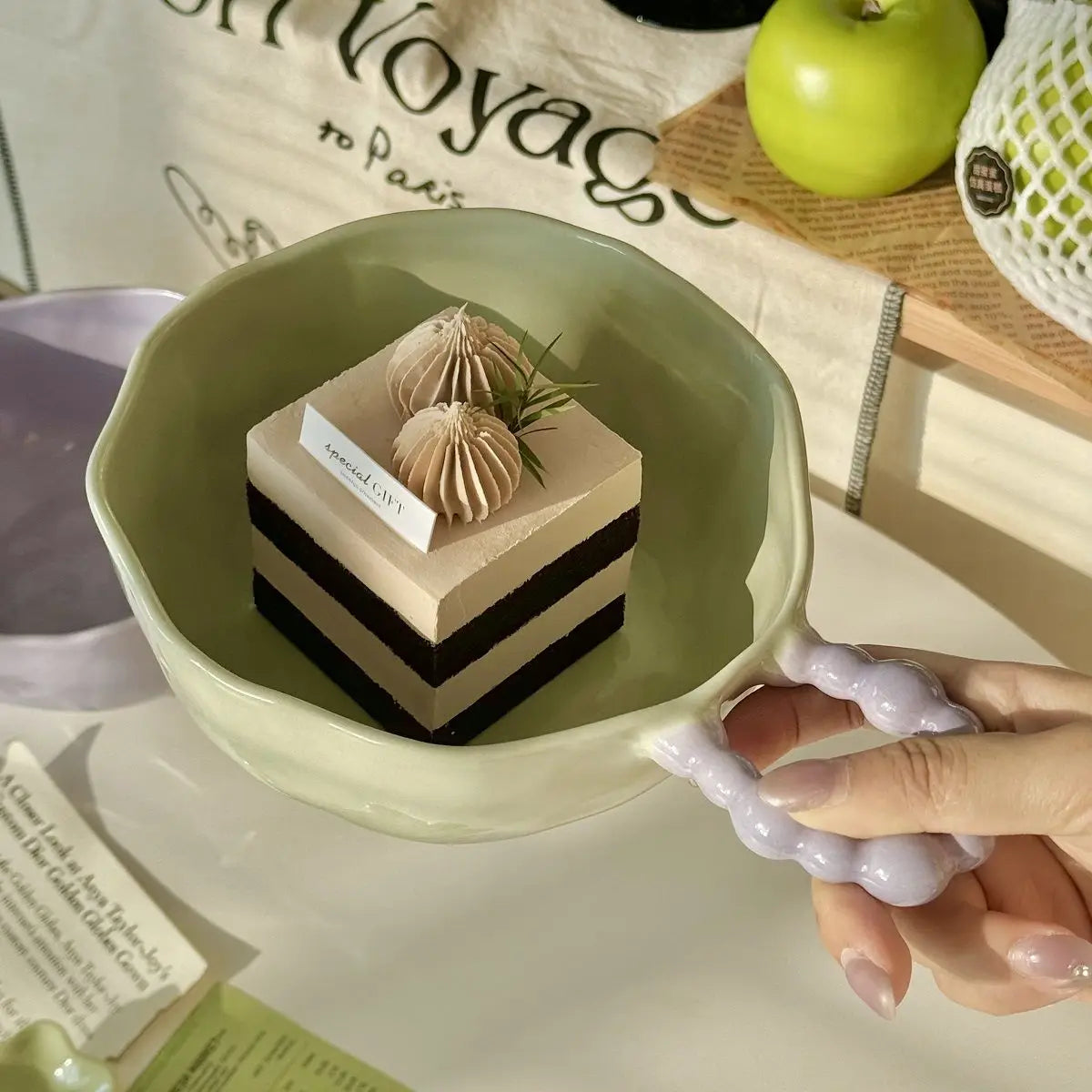 High Beauty Ceramic Instant Noodle Bowl with Pearl Handle Home Irregular Shape Cute Yogurt Bowls Fruit Dessert Tableware