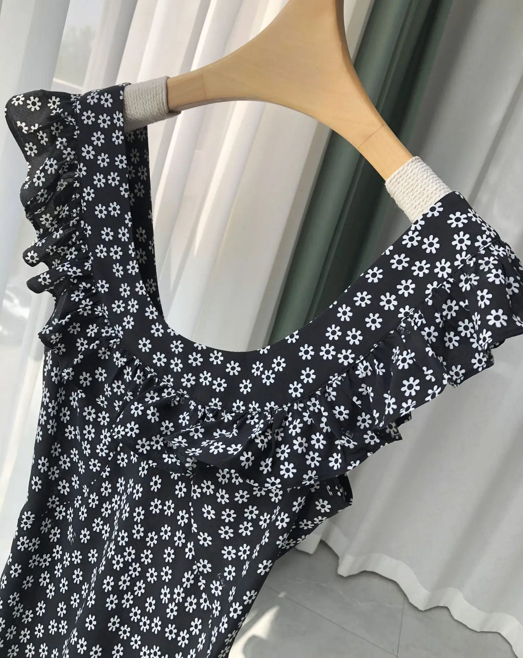 French Daisy Vintage Girl Silk Polka Dots U Neck V Back Sexy Summer Women Long Dress