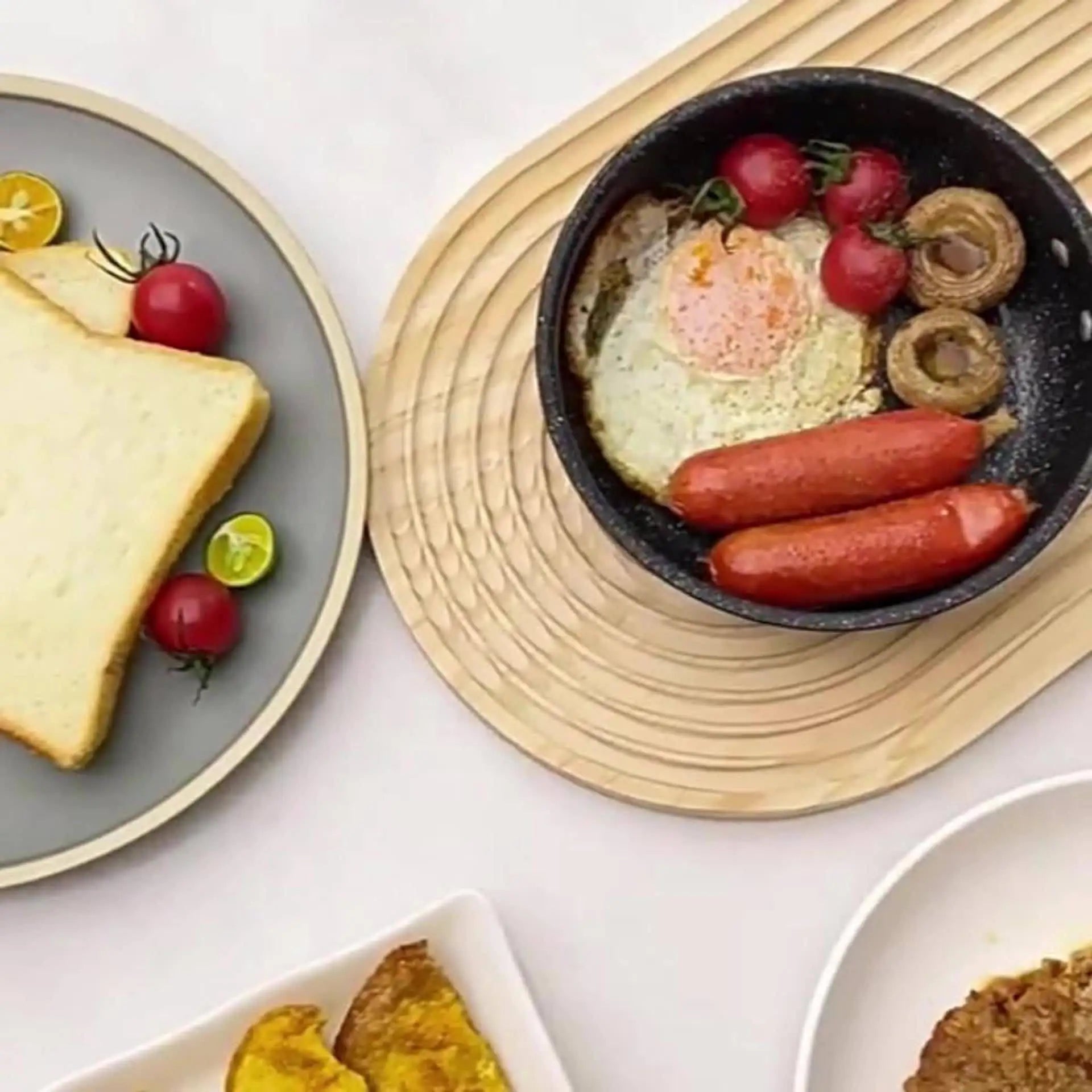 Mini Nonstick Cast Iron Skillet with Handle - Portable Omelette Pan for Induction & Gas Cooktops, 1pc