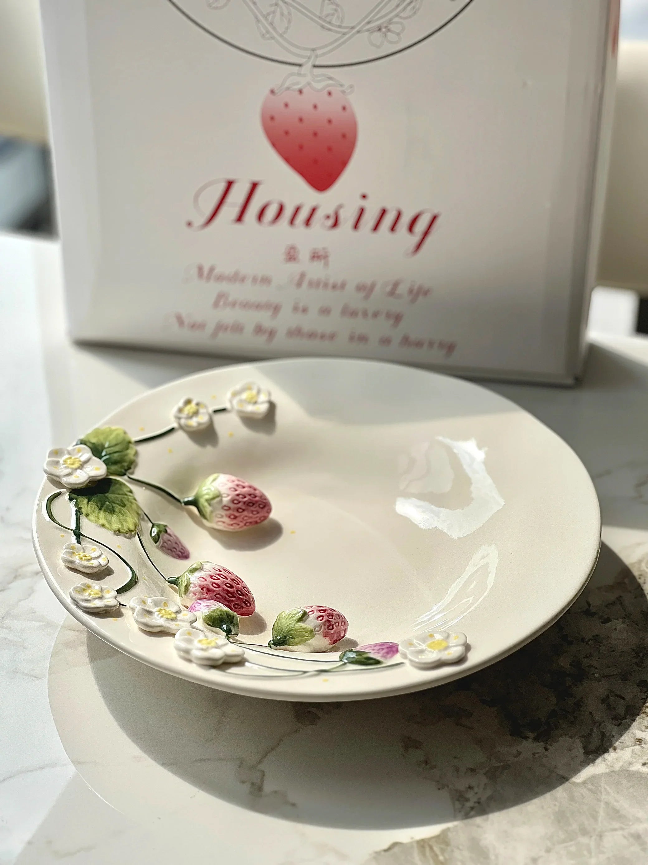 Strawberry Design Light Luxury Plates
