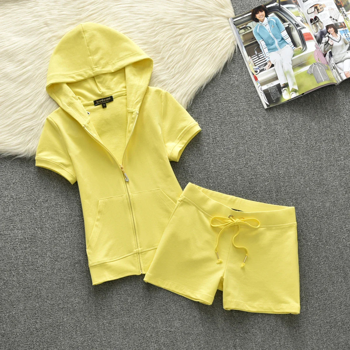 Velour Tracksuit Women Velvet Women's Brand Short Set Sewing Suit Women Tracksuits Hoodies and Shorts Sets Met 2 Piece Set