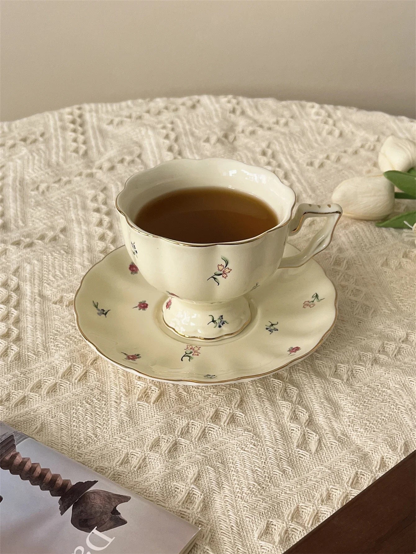 Floral Ceramic Cup and Saucer Tea Set Accessible Luxury Cup and Saucer Afternoon Tea Cup