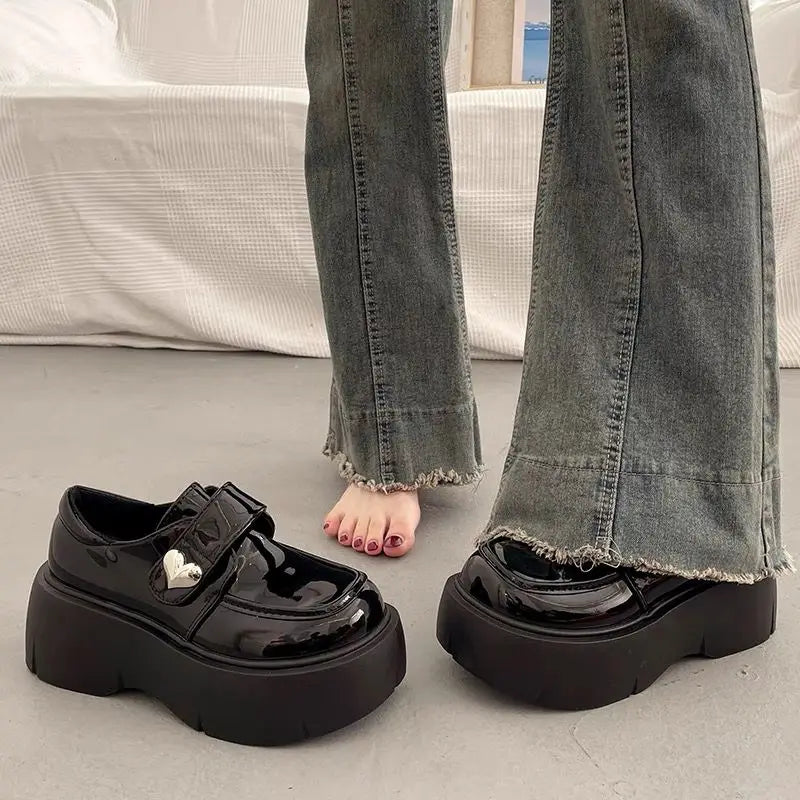 Woman Pumps with Medium Heels Platform Leather Casual Loafers Round Toe Non Slip Stylish Luxury Brand