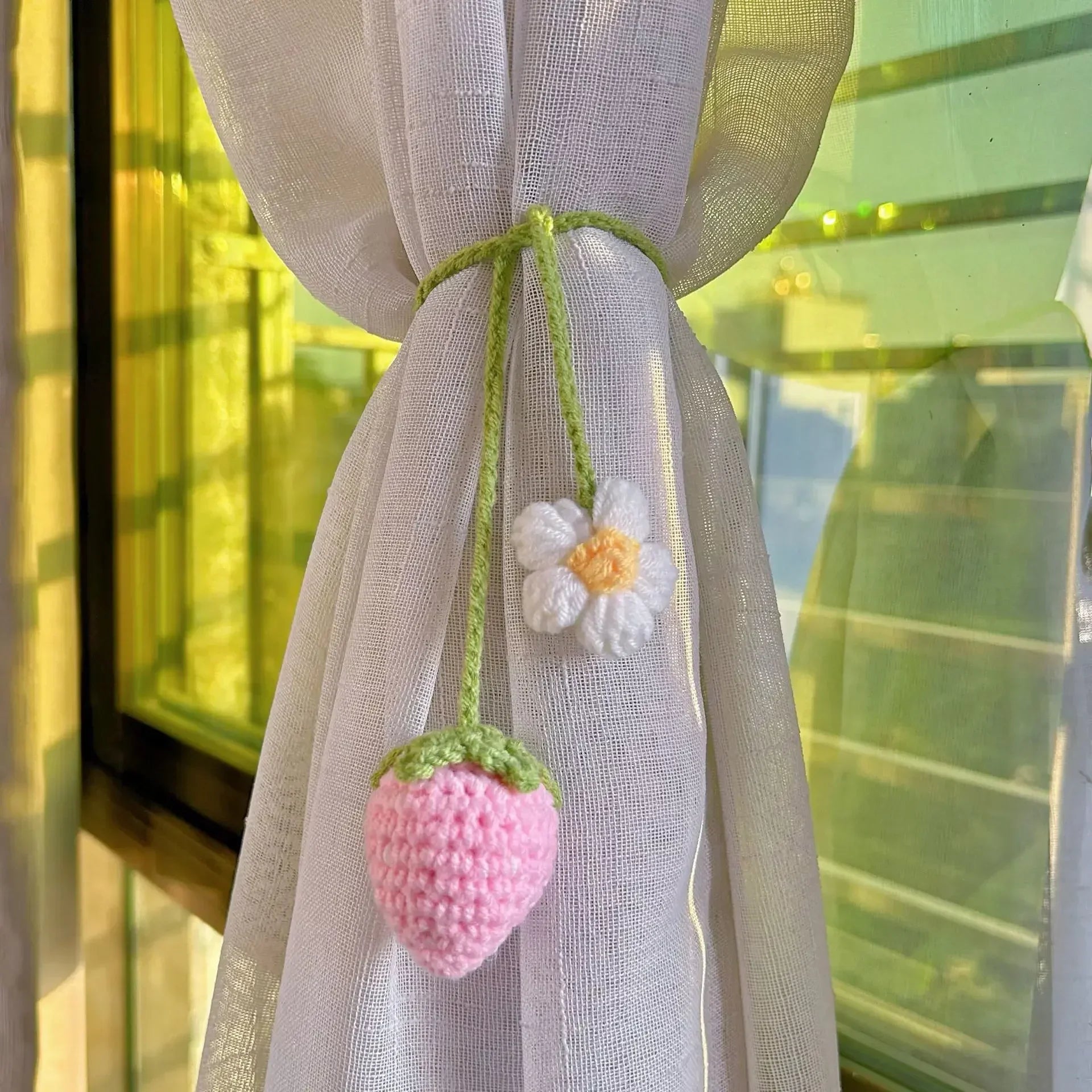 Cute Knitted Strawberry Pendant Knitting Flower Bag Pendant Creative Crochet Flower Curtain Tie Decor