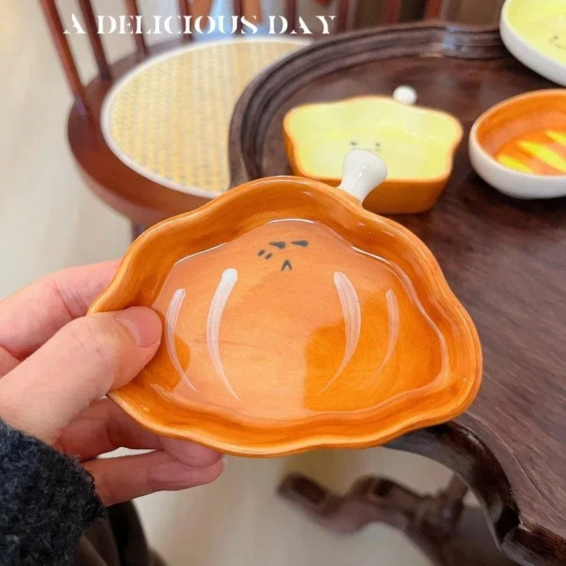 Croissant Plate Ceramic Seasoning Disc Creative Dipping Sauce Plate Cute Dessert Plate and Irregular-shaped Butterfly